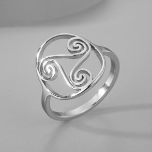 QIAMNI Stainless Steel Triskele Triskelion Knot Finger Ring Triple Spiral Amulet Vintage Irish Runes Jewelry Gift (SILVER)