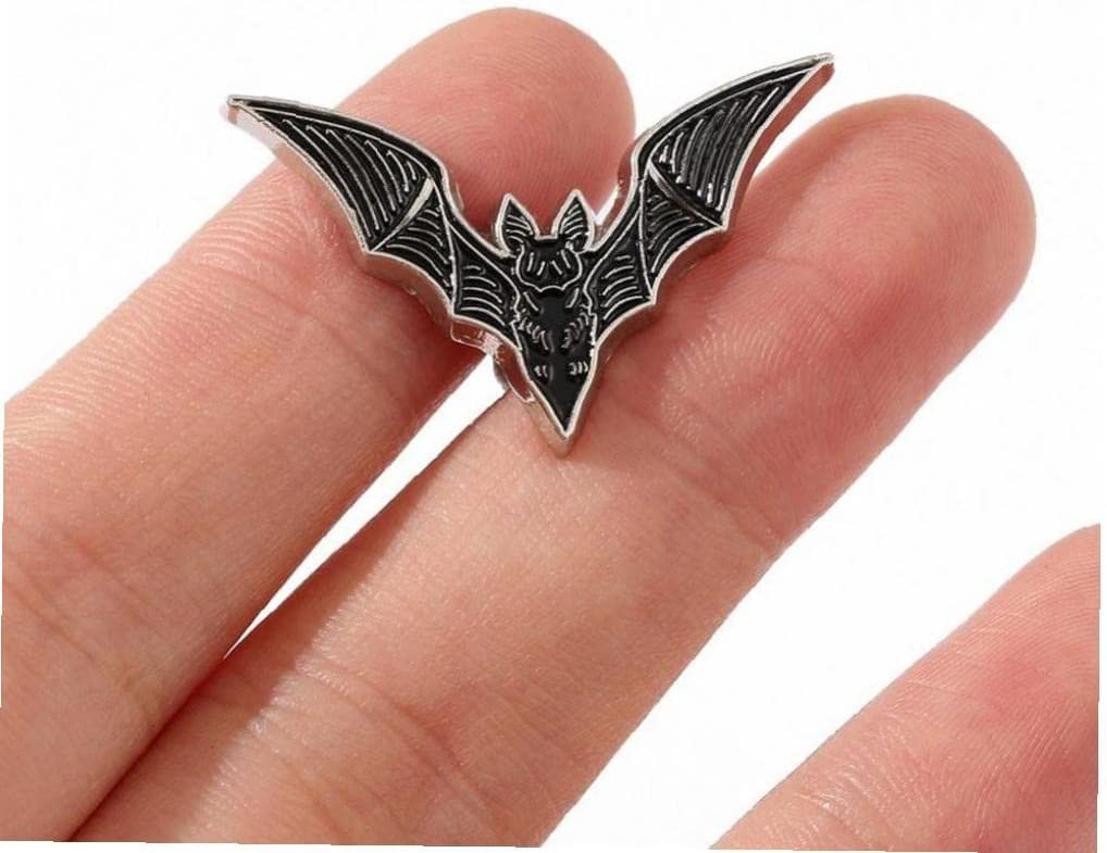 Nice2Pcs Bat Enamel Pin Alternative Goth Witchy Style Bat Jewelry Halloween Accessory