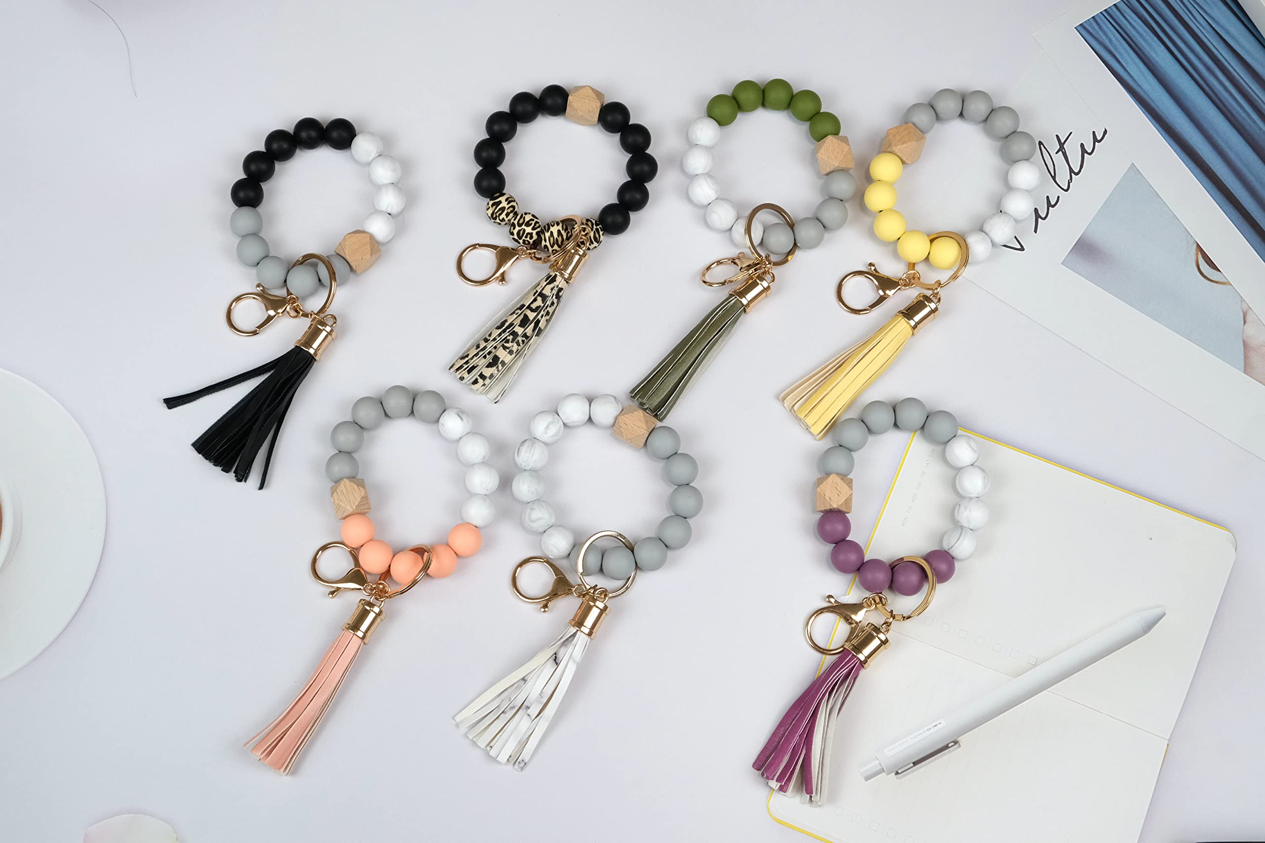 Meroqeel Silicone Beads Key Ring Keychain Bracelet Wristlet for Women, Cute Bead Car Keys Holder Chain Bangle, Stretchy Circle Beaded Keyring for Girls Small Wrist with Leather Tassel - Marble White