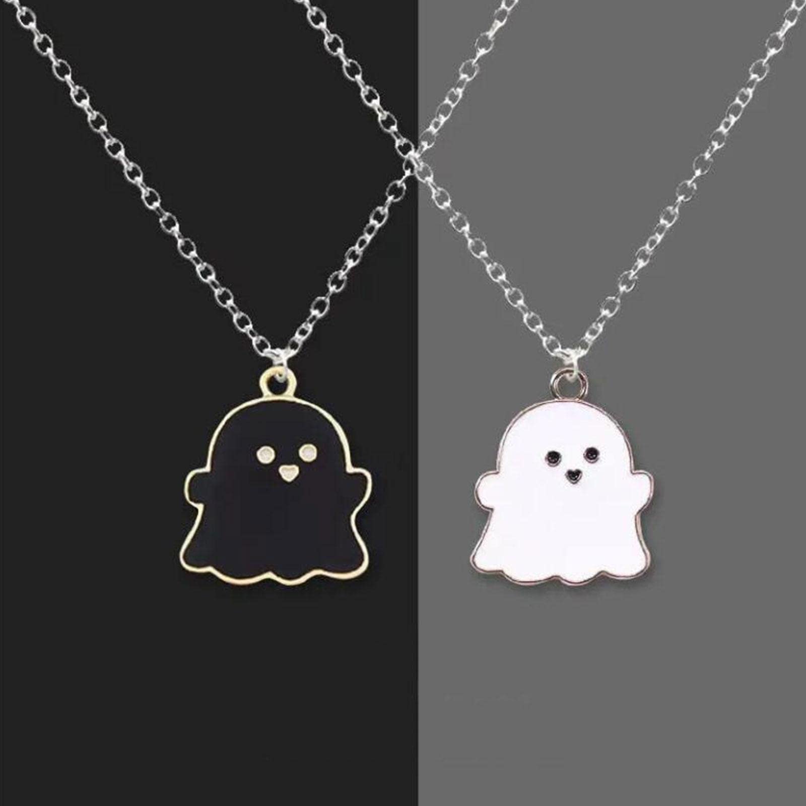 Cute Cartoon Ghost Friendship Couple Pendant Necklaces, Black and White Ghost Necklaces Couples Friendship for Best Friend Lovely Women Necklaces Jewelry, One-size