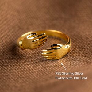 STORYJEWELLERY Story Jewellery Gold Plated Hug Rings for Women, Hug Hugging Hand Promise Rings, Hug Jewelry Gifts for Her, Birthday Christmas Valentines Gifts Rings for Women (US Size 08)