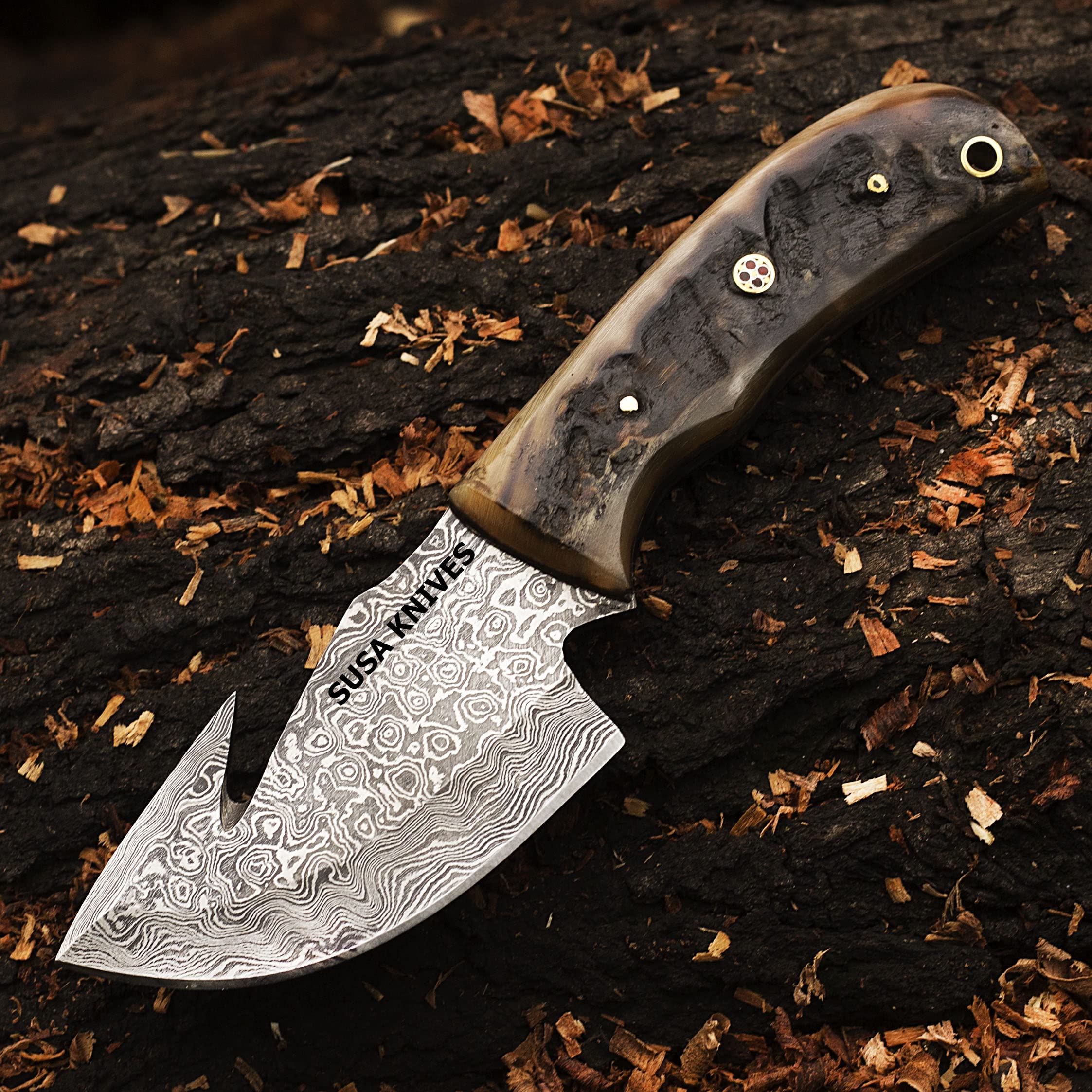 SUSA KNIVES Special Fixed Blade Hunting Knife, Beautiful Damascus Gut Hook Knife Made of Remarkable Damascus Steel Ram Horn Handle, with leather sheath (RAM HORN)