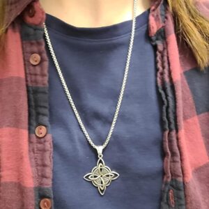 NIGHTCRUZ Witches Knot Necklace, Celtic Knot Pendant with Triquetra Trinity