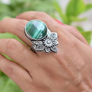 Rekha Gems Malachite Ring-925 Sterling Silver Ring-Vintage Ring-Handmade Ring-Birthday Gift-Green Gemstone Ring-Boho and Hippie Ring-Birthstone Ring-Malachite Jewelry- RMK13 (4.50 US)