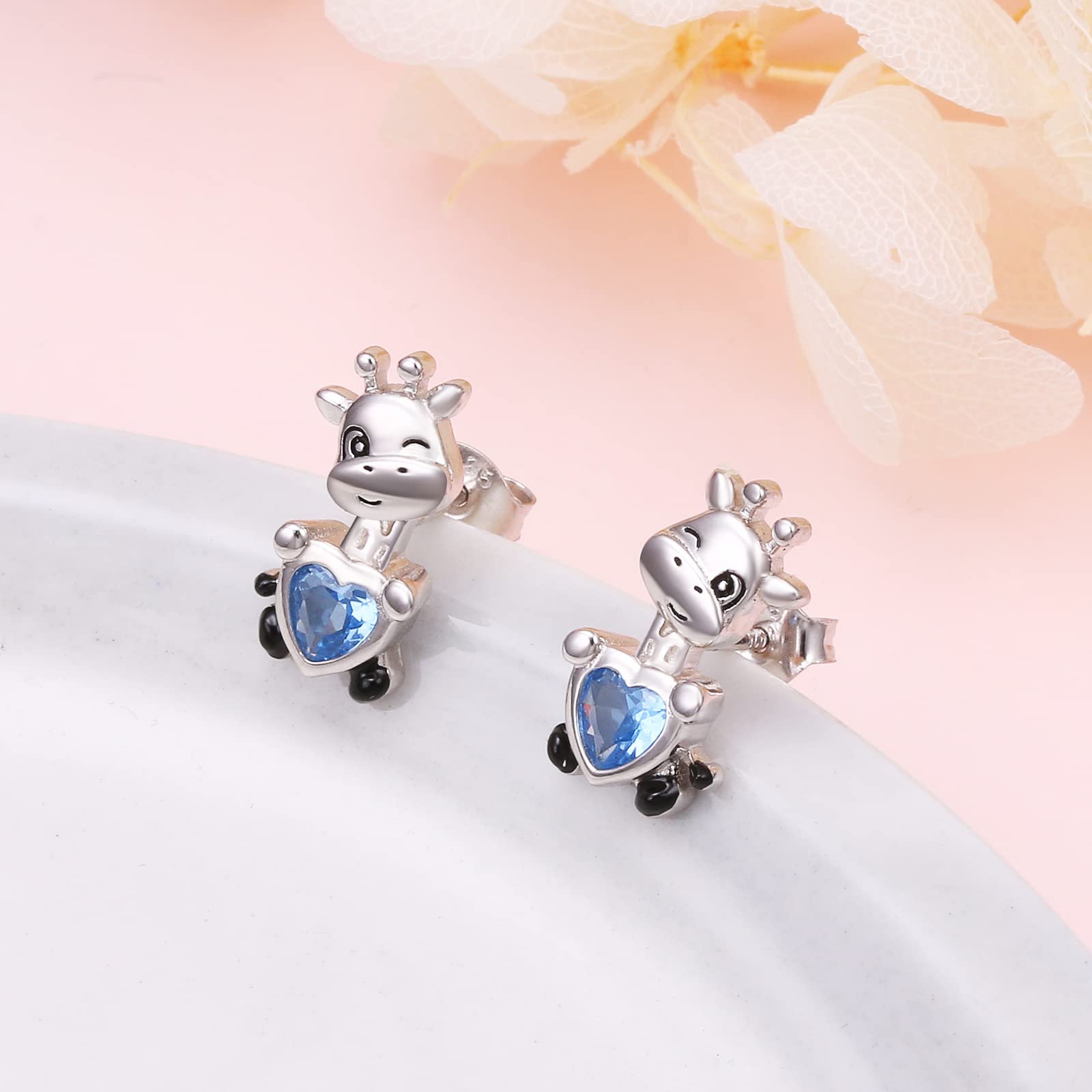 925 Sterling Silver Cute Zoo Animal Giraffe Hold Blue Heart CZ Stud Earrings Birthday Giraffe Jewelry for Women Daughter Teens Birthday Jewelry