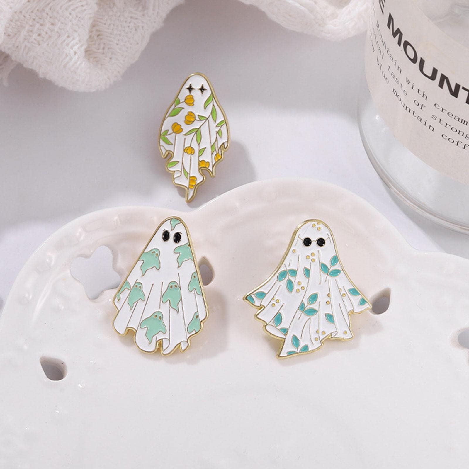 Cute Ghost Enamel Brooch Pin,Gothic Badges Halloween Pins for Women/Men, Cartoon Boo Ghost Enamel Pins for Jackets Backpacks, Pink