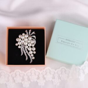 Sisslia Pearl Brooch Silver Brooches for Women Rhinestone Brooch Broach Large Flower Brooch Pins for Women Large Brooch for Women Wedding Banquet Anniversary Christmas Valentine's Day