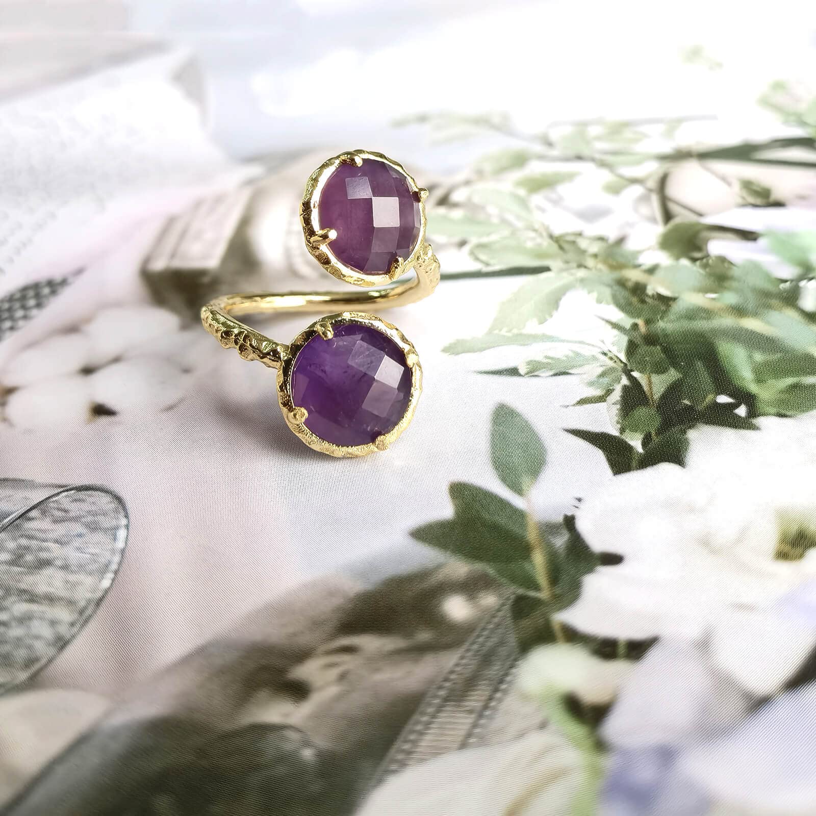 Ladywowu Amethyst Ring, Natural Purple Amethyst Rings for Women, Healing Crystal Stone Ring for Spiritual Jewelry, Bezel Set Gemstone Gold Ring for February Birthstone Jewelry