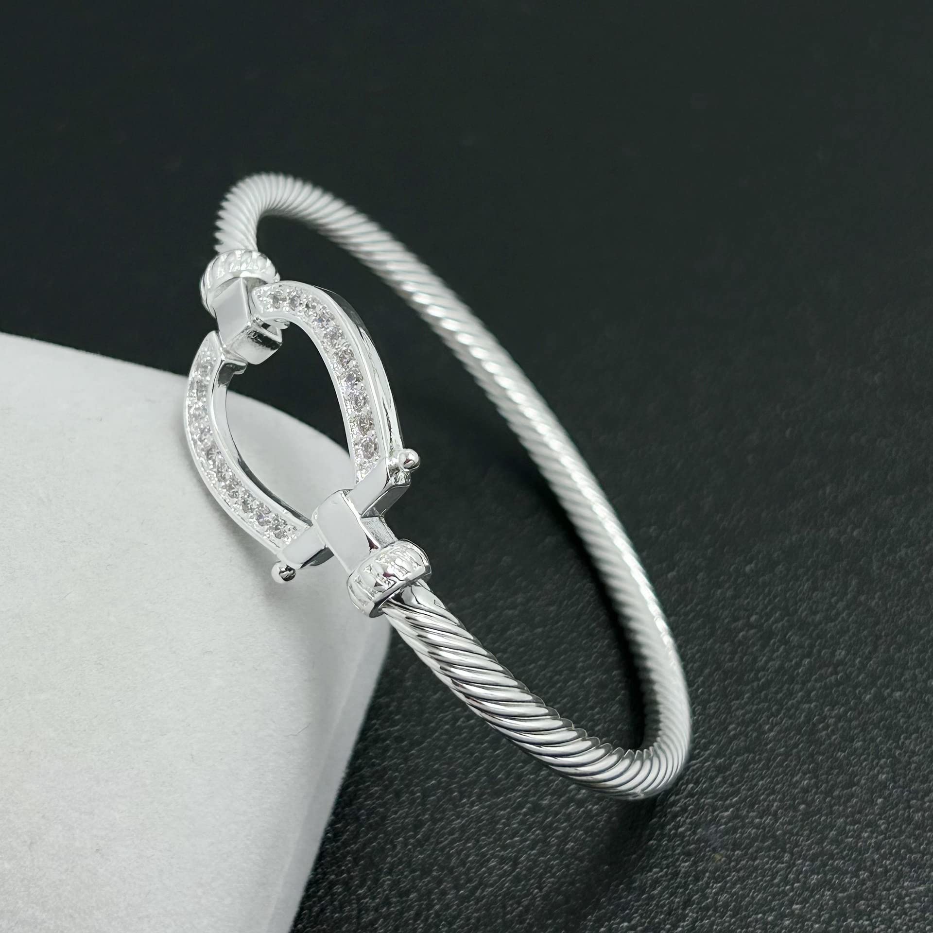 Horseshoe Bangle Bracelet for Women, Adjustable Simple Horseshoe Bracelet Birthday Gifts Animal Jewelry,Horse Hypoallergenic Fashion Women Bracelet Bangle Jewelry for Christmas Gift for Women