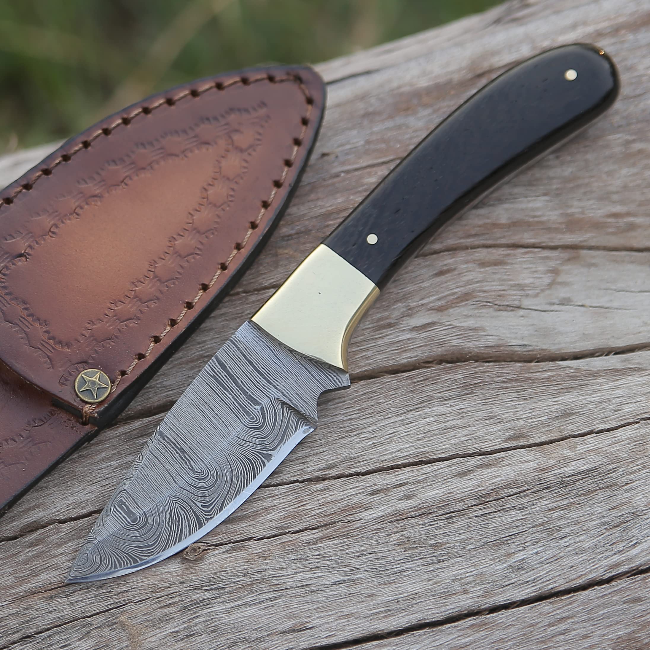 KNIFEIFY Skinner Fixed Blade, Damascus Steel Knife - Fixed blade knives - Bush craft Knife - Hunting Knife & Camping Knife - Skinning Knives & Hunting Knives, with Bone & Resin Bolster Handel Real leather Knife Sheath (113 SKINNER KNIFE)