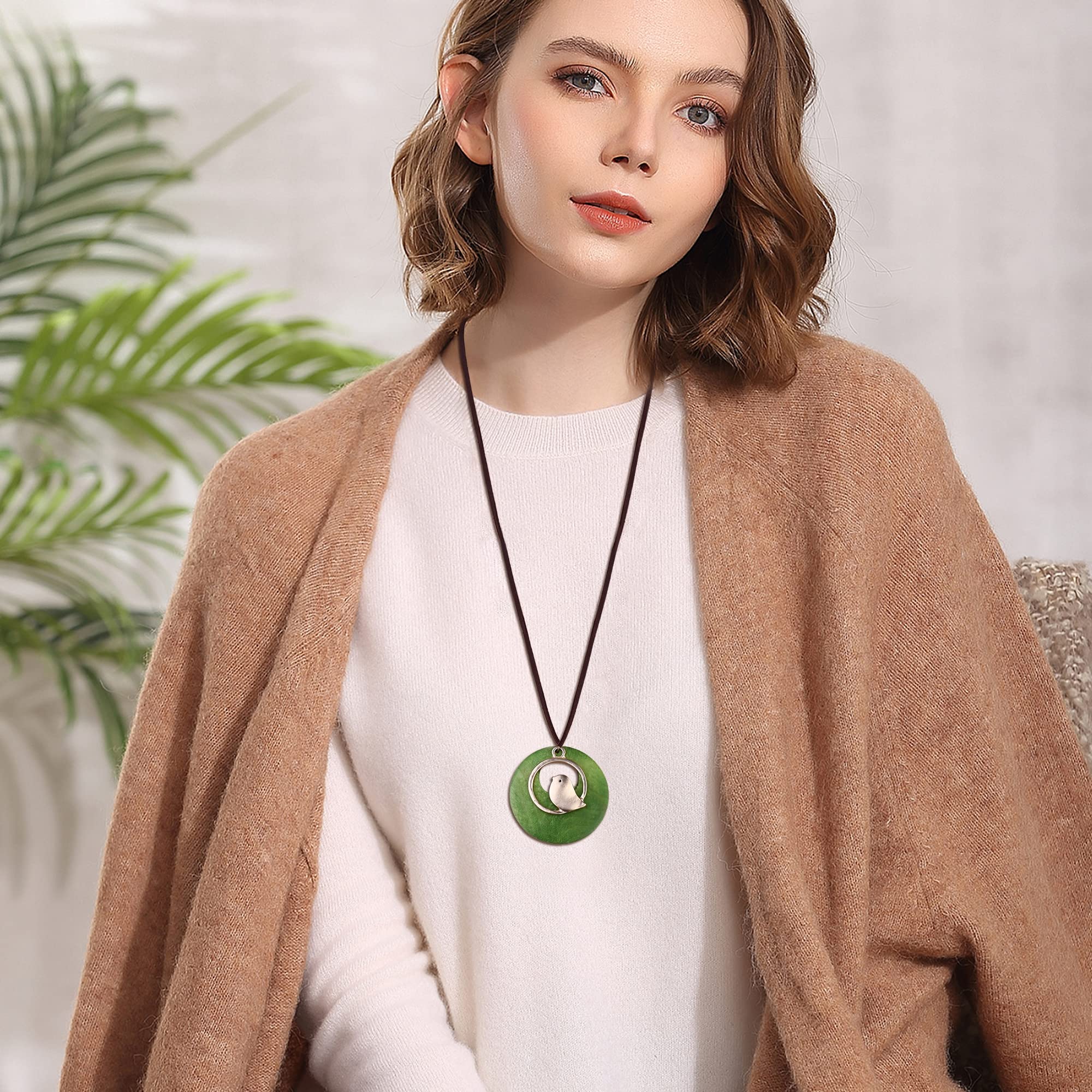 Fansilver 6Pcs Long Wooden Pendant Necklaces for Women Bohemian Sweater Necklace Set Handmade VintageWooden Bird Leaf Tree Layered Pendant Necklace Brown Y Necklace Fashion Hippie Jewelry