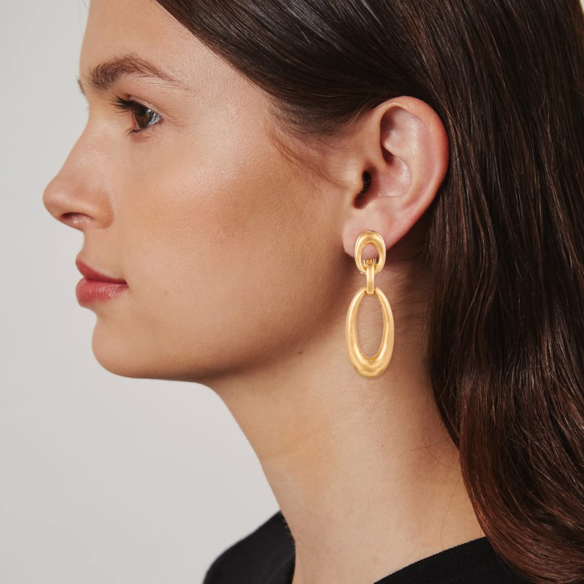 MUYAN Gold Geometric Oval Clip On Drop Earrings for Women Non Piercing Gold Geometric Clip Dangle Earrings Fashion Jewelry