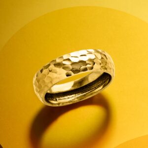 Canaria 10kt Yellow Gold Groove-Pattern Ring. Size 9