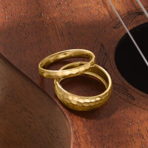 Canaria 10kt Yellow Gold Groove-Pattern Ring. Size 9