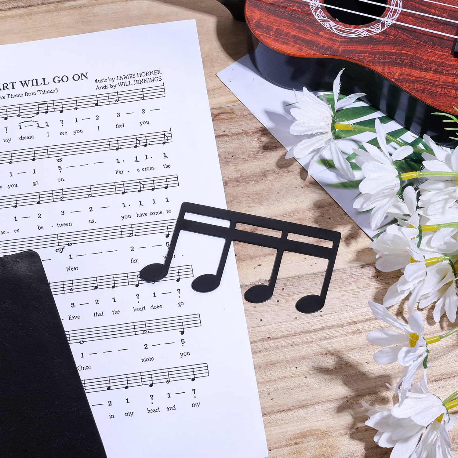 Metal Music Book Clip, Music Stand Clips Sheet Music Clips for Outdoor Playing, Note Paper, Books Piano, Guitar, Violin, Keyboard (Black)