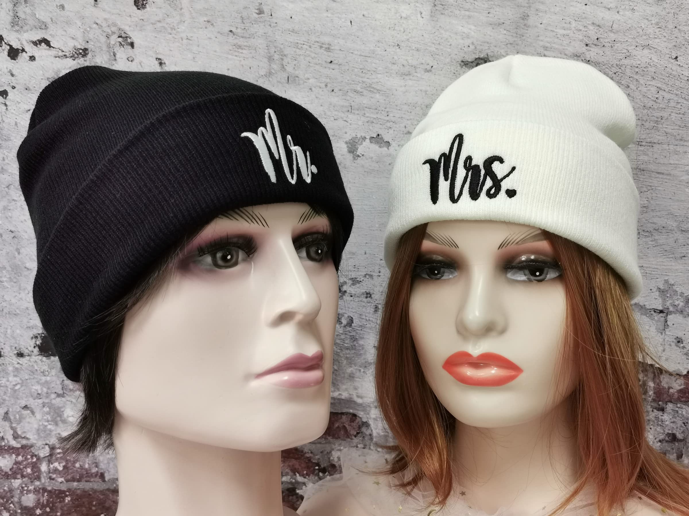 Hepandy Mr and Mrs Beanies Matching Skullies Hats Couples Set, Embroidered Black White Winter Warm Knit Knitted Hat, Honeymoon Wedding Gift