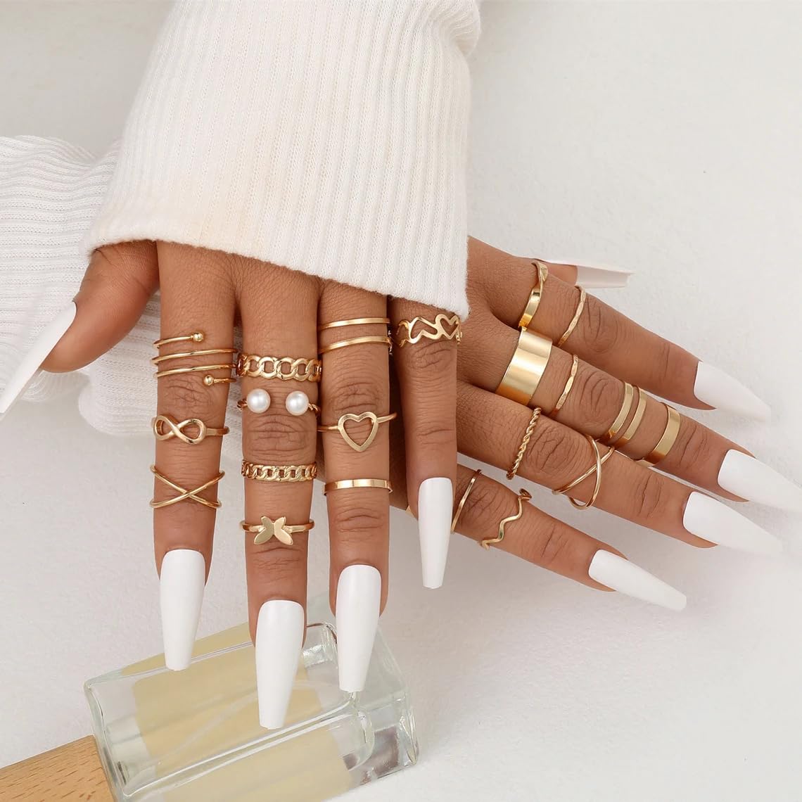 Harry and Henry Gold Rings for Teen Girls Trendy Stuff Gold Stackable Rings for Women Simple Star Moon Knuckle Rings Set Boho Rings Cute Stuff for Teen Girls Gifts Birthday Gifts for Women