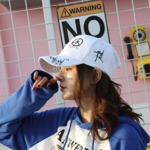 Unisex Graffiti White Baseball Cap, K-pop Boys Outdoor Iron Ring Snapback Hat，Black Hiphop Hat, Dad Hat, Trucker hat for Men Women