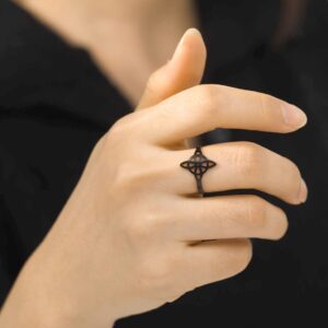 UNIFT Witches Knot Ring For Women Stainless Steel Geometric Style Elegante Chic Irish Celtic Knot Adjustable Ring Witchcraft Amulet Jewelry (Black 1)