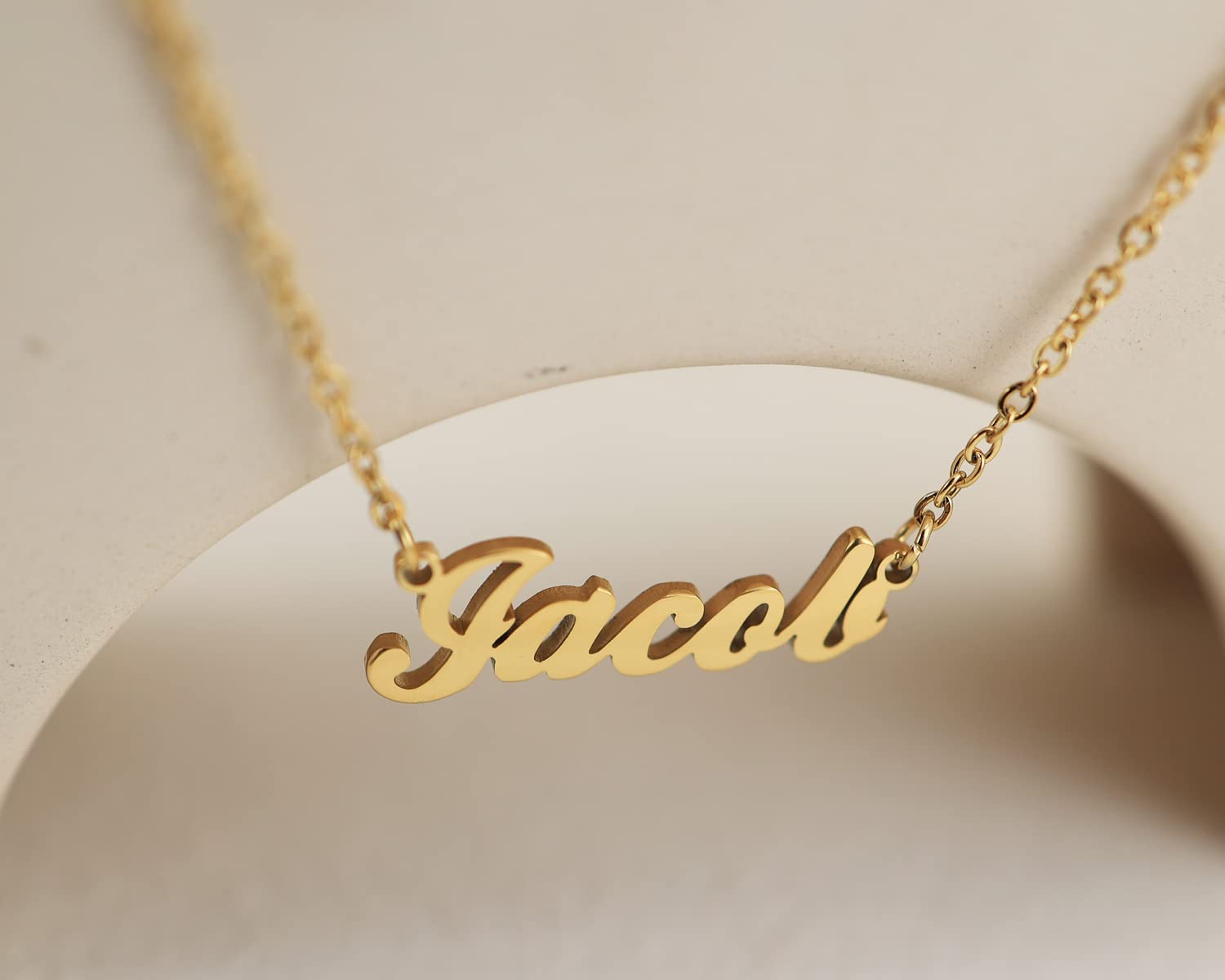 Chingona Name Necklace Personalized Engraved Name Pendant for Womens Friends