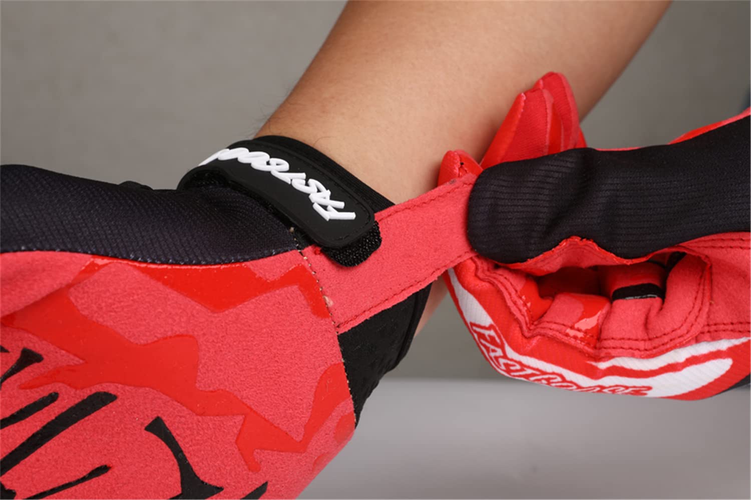 EXCEREY Red Cycling Gloves Mountain Bike Gloves for Outdoor Sports, Driving, Climbing for Men & Women (Red, M)