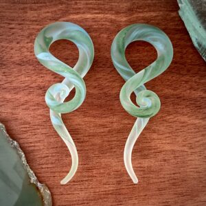 Mystic Metals Body Jewelry Pair of Green Glass Curled Wave Hanger Plugs (PG-591) (9/16" (14mm))