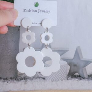 Acrylic Flower Earrings Double Daisy Drop Dangle Earrings For Women Y2k Resin Floral Earrings 60/70s Yellow White Black Flowers Earrings