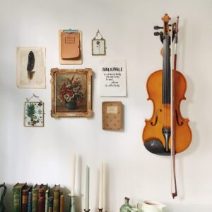 Dulphee Violin Wall Mount Violin Hanger with Bow Hook, Rosewood Violin/Viola Stand Accessories for Home & Studio (Rosewood)