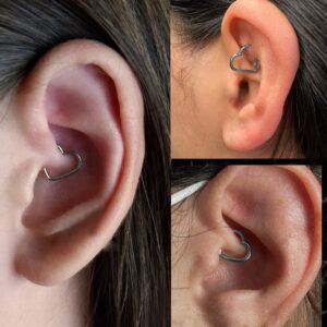 ENVYOU 2 Pcs Heart Daith Piercing Jewelry, Hypoallergenic Clicker Hoop, 16G Rook Cartilage Helix Earrings (16G 8mm+10mm, Heart Silver)