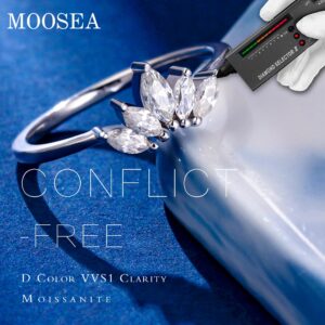 MOOSEA 5 Stone Moissanite Wedding Band for Women, D Color VVS1 Clarity Lab Created Diamond Rings 14K White Gold Vermeil 5 Stone Moissanite Rings for Women Mom Wife Anniversary Rings Jewelry Gifts