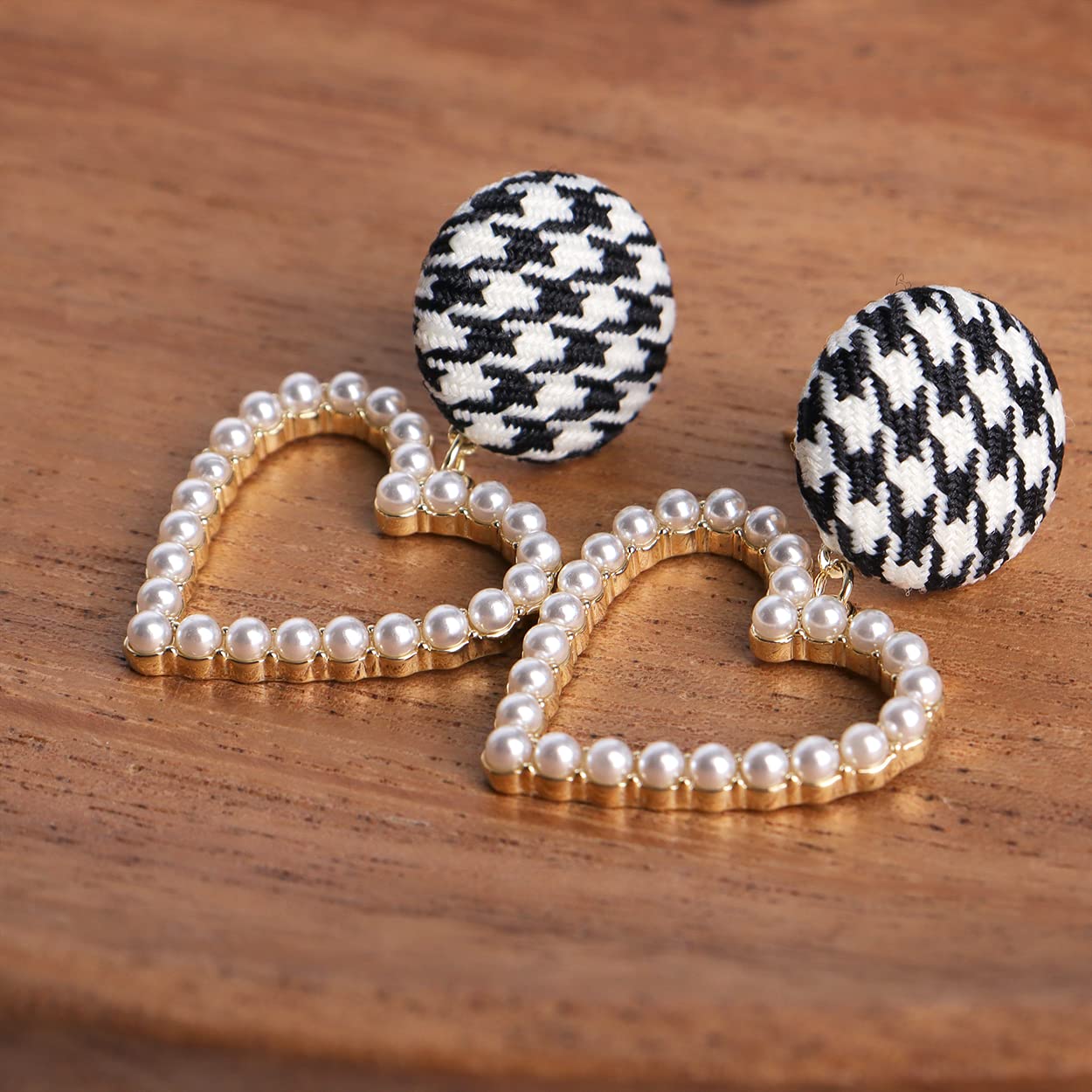 Sonateomber Black White Antique Pearl Heart Hoop Drop Dangle Earrings for Women, Vintage Cute Retro Round Houndstooth Checkered Valentine Love Jewelry Prom Gift