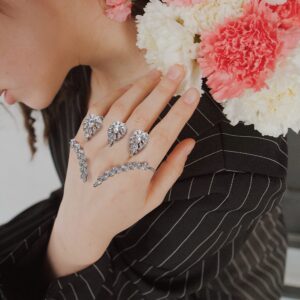 Aprilery Hand Palm Statement Ring for Women, Fashion Adjustable Multiple Finger Ring CZ Crystal Hand Cuff Bracelet Cocktail Costume Wedding Party Prom Accessory Jewelry Ring Gifts for Her