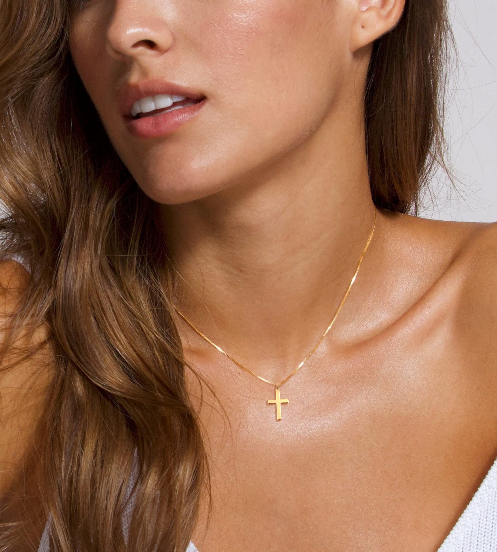 DEARMAY Dainty Gold Cross Necklaces for Women, 14K Gold Cross Necklace for Women Simple Small Gold Cross Pendant Necklace Thin Chain Choker Necklaces Jewelry for Women Gift