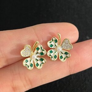 St. Patrick's Day Earrings for Women Green Shamrock Earrings Shamrock Dangle Earrings Four Leaf Clover Earrings Leaf Earrings Irish Holiday Jewelry Gifts for Women St Patrick's Day Accessories