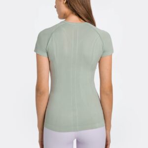 altiland Seamless Workout T Shirts for Women, Breathable Short Sleeve Yoga Tops, Athletic Gym Shirts (Light Green,S)