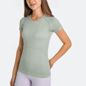 altiland Seamless Workout T Shirts for Women, Breathable Short Sleeve Yoga Tops, Athletic Gym Shirts (Light Green,S)