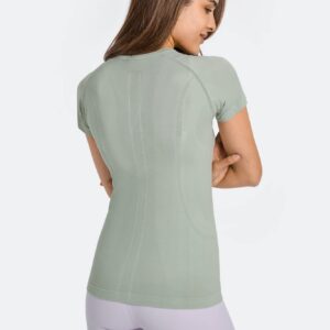 altiland Seamless Workout T Shirts for Women, Breathable Short Sleeve Yoga Tops, Athletic Gym Shirts (Light Green,S)