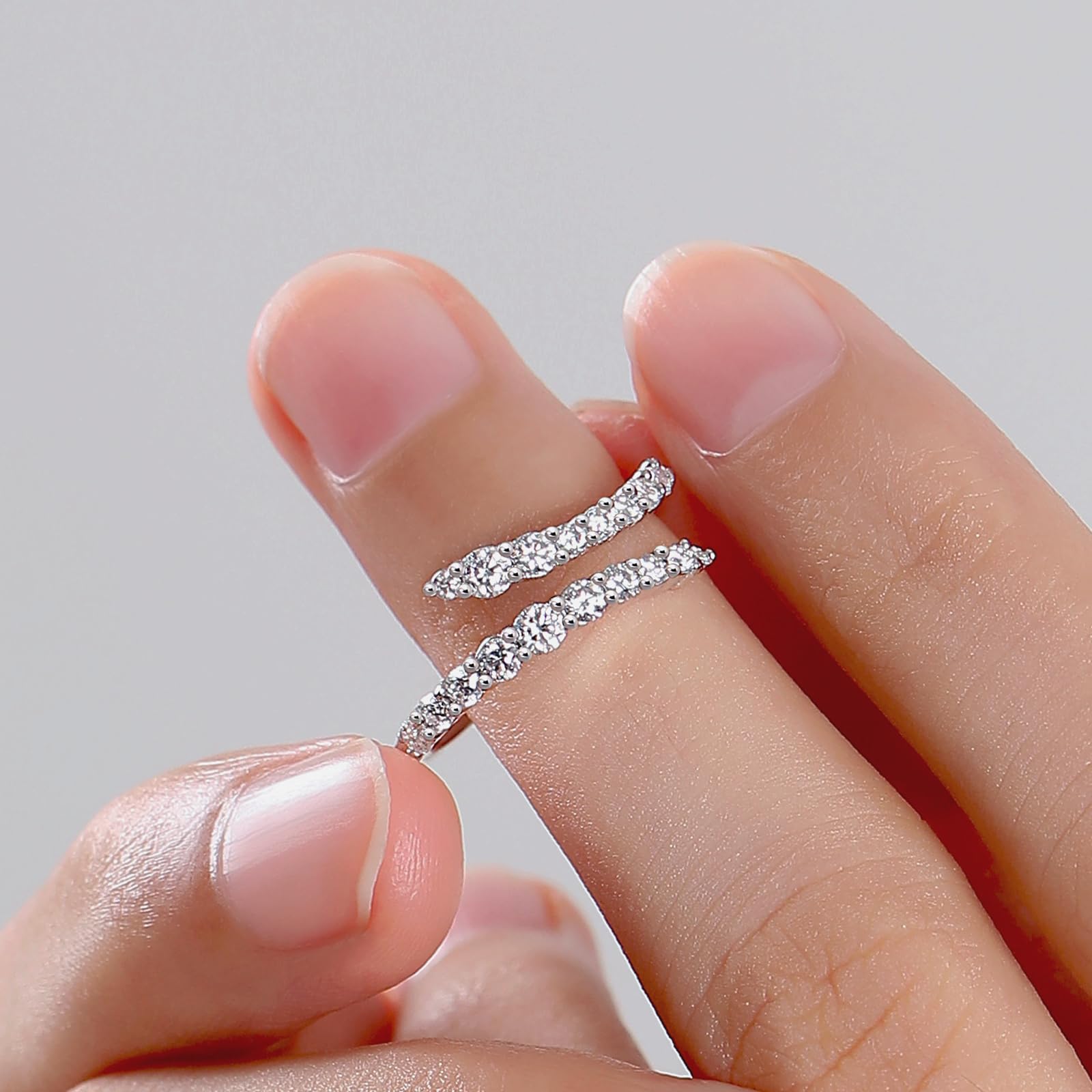 HZSIKAO Moissanite Rings, Sterling Silver Engagement Rings Moissanite Diamond Open Eternity Wedding Band for Women Size 8