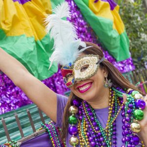 Mardi Gras Earrings for Women, Glitter Crown Mask Fleur De Lis Earrings for Fat Tuesday Celebration, Mardi Gras Accessory Carnival Parade Party Favors Gifts (Style B)