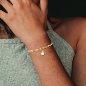 VIMCUPQ Gold Chain Bracelets set for Women, 18K Gold Plated Charm Bracelet Dainty Adjustable Stackable Bracelets Trendy Layered Link Pearl Heart Lucky Clover Charms Bracelets