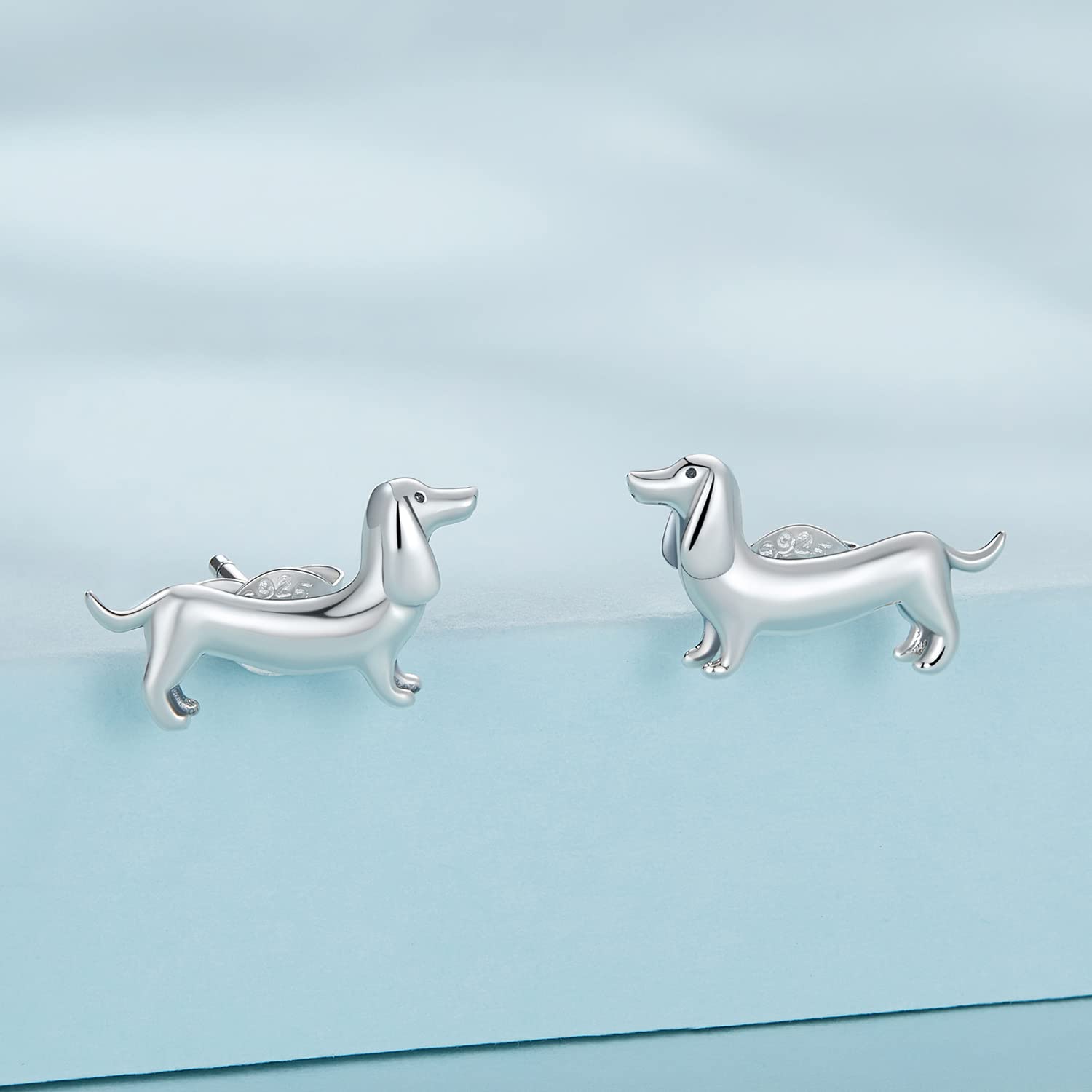 MUNDELL 925 Sterling Silver Cute Dachshund Stud Earrings Puppy Dog Earrings for Women Animal Hypoallergenic Earrings Fine Jewelry