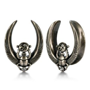 ERKUOO 2PCS Cool Beetle Ear Gauges Tunnels Saddle Ear Plugs Earrings Expander Body Piercing Jewelry Men Women Gift 0g(8mm)