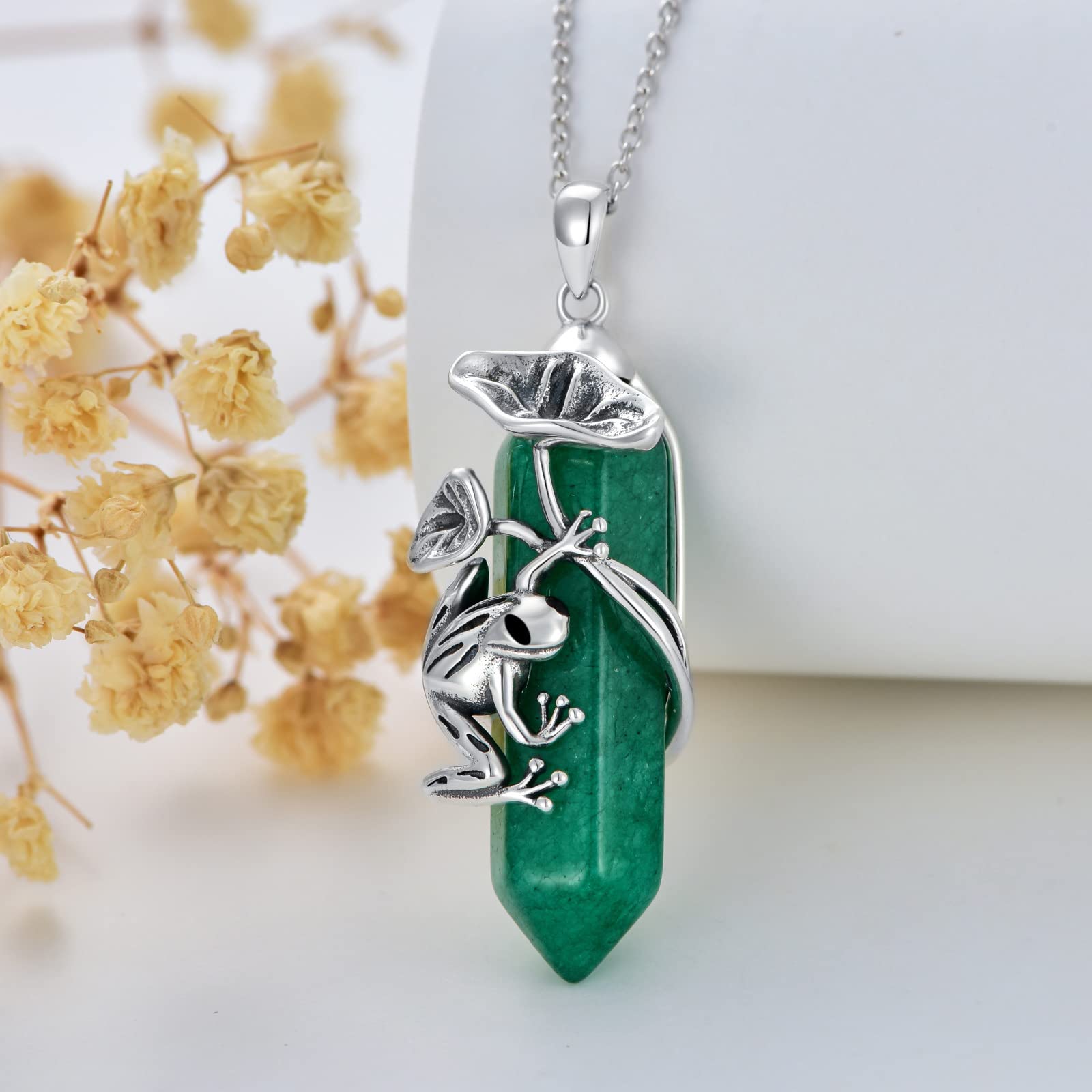 Plesitep Frog Necklace 925 Sterling Silver Reiki Healing Crystal Hexagonal Green Quartz Frog Pendant Necklace for Women May Birthstone Jewelry