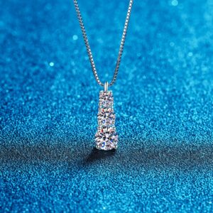 GUYOICHT Moissanite 3 Stone Necklace 925 Sterling Silver, 1.7 ct.tw. Round Cut Moissanite Pendant Necklaces for Women, 16+2inches Chain (3 stone-round)