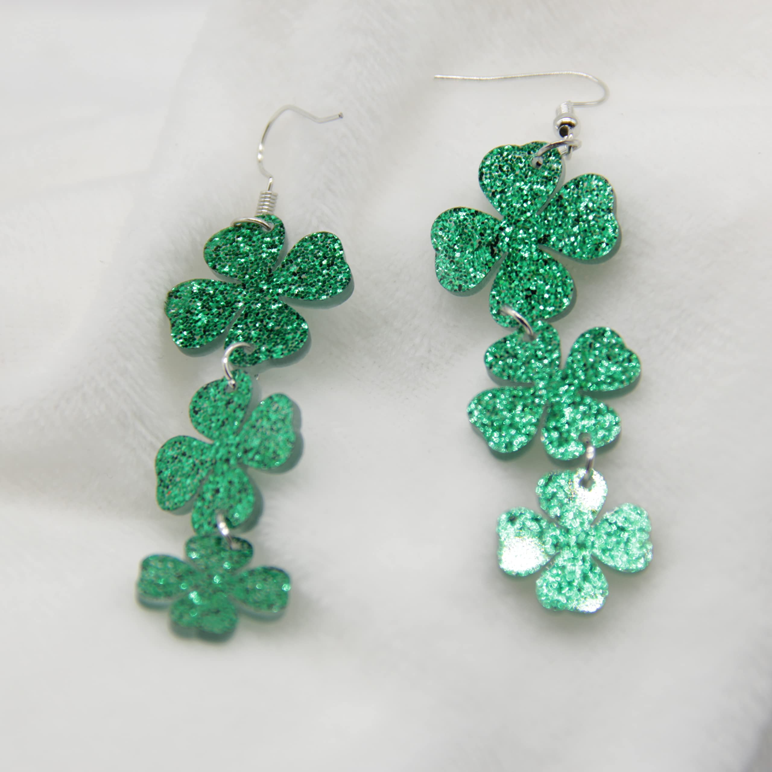 St. Patrick's Day Earrings Irish Wooden Dangle Earrings Green Clover Drop Earrings for Women (D)