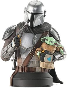 diamond select toys star wars: the mandalorian with grogu 1:6 scale previews exclusive bust, multicolor,6 inches,dec219397