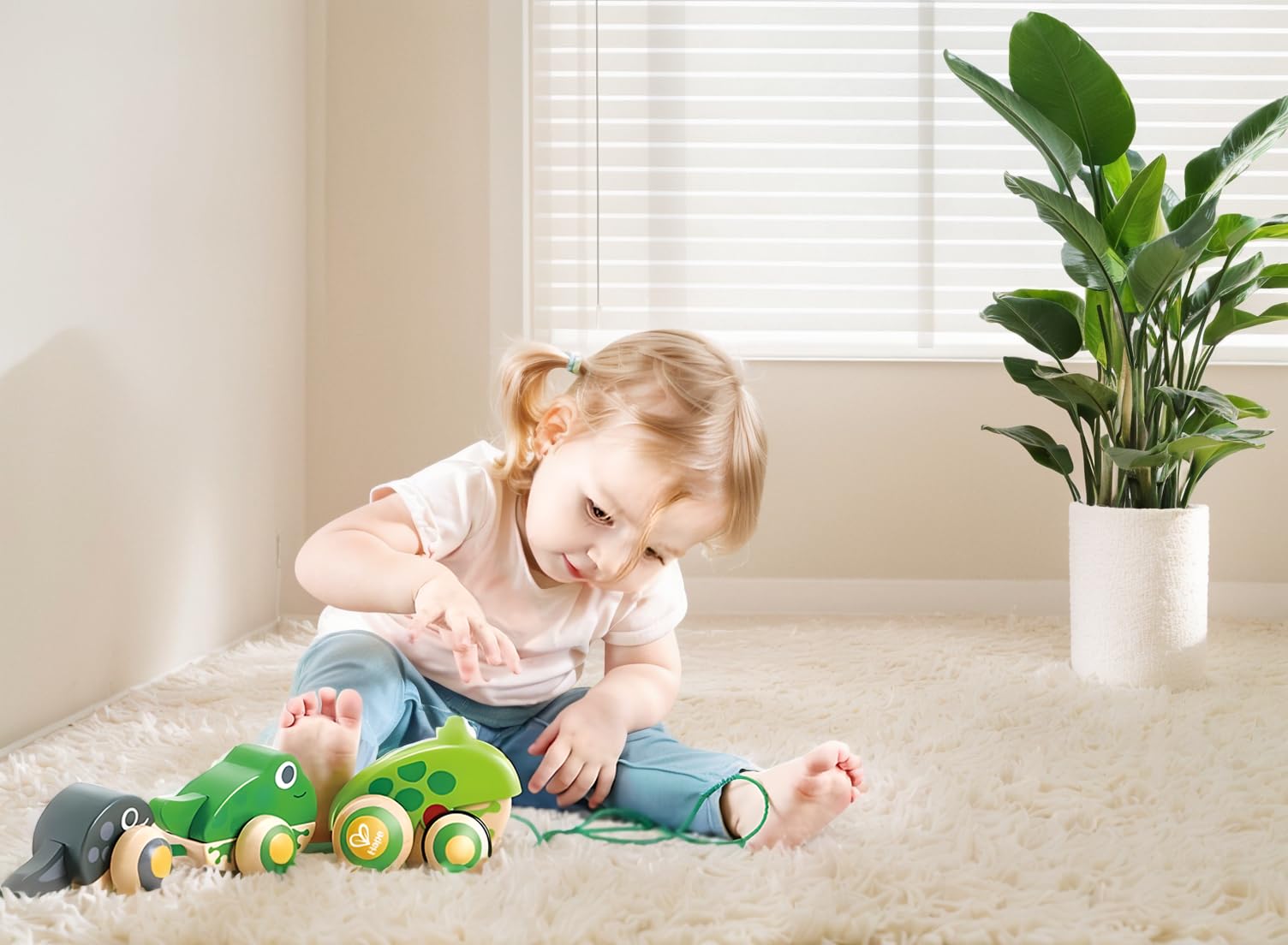 Hape Pull Along Frog Family with Anti-Rollover Wheels, Toddler Push and Pull Toys