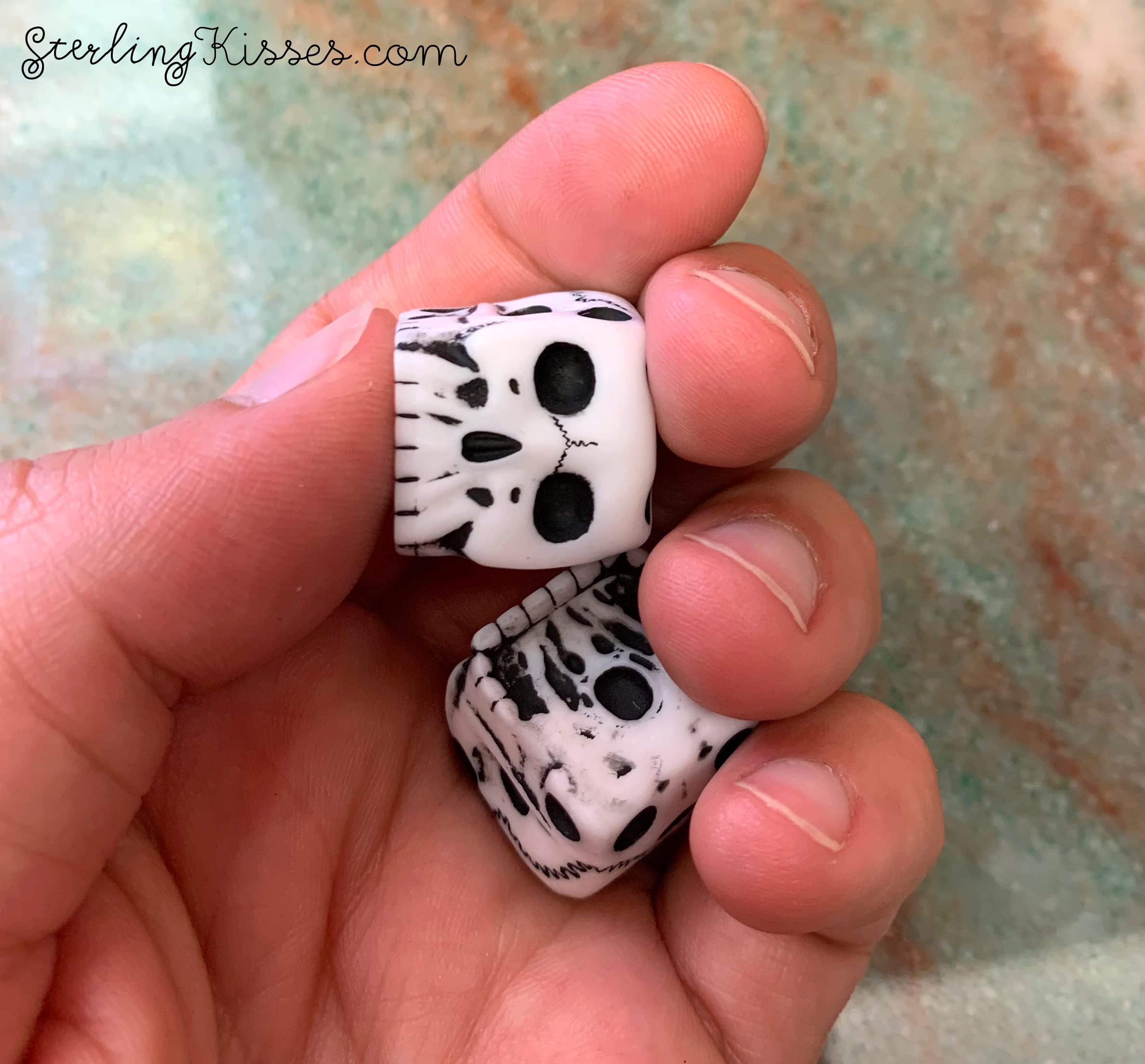 Skull Dice - Pair of Skull Shaped Dice 6 Sided