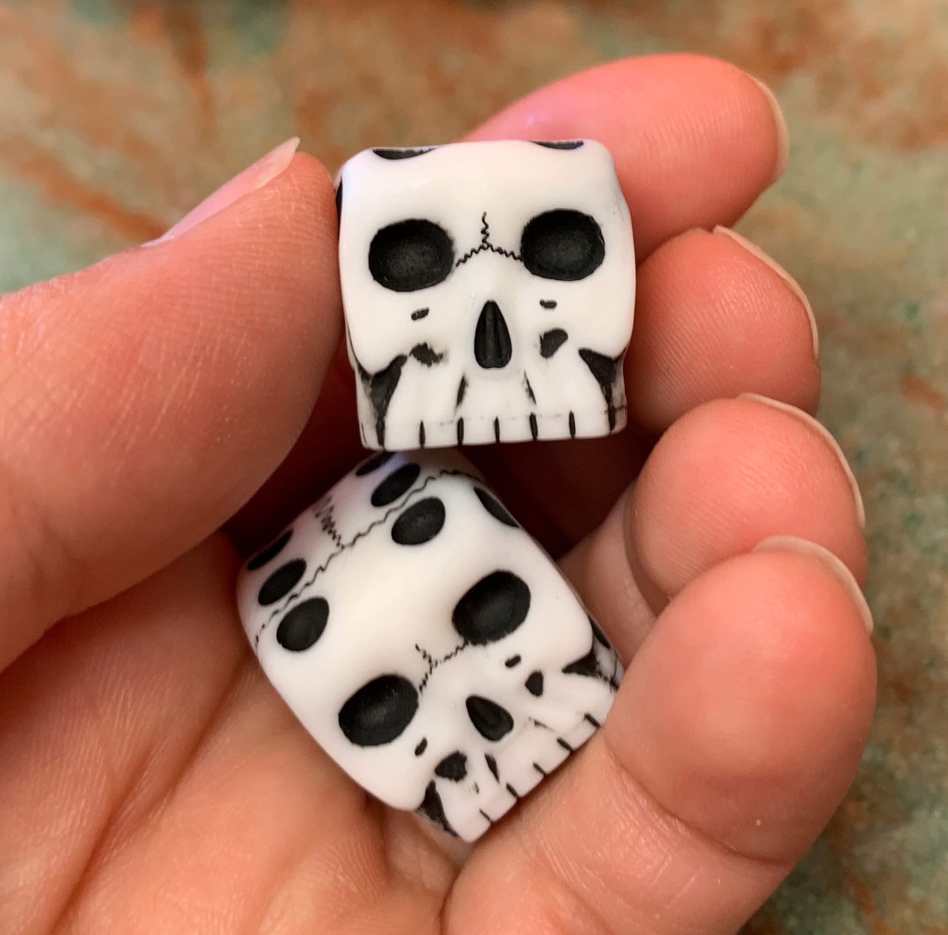 Skull Dice - Pair of Skull Shaped Dice 6 Sided