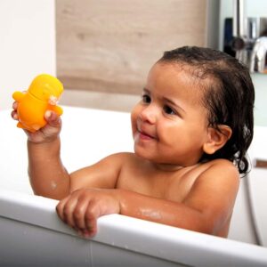 bblüv Büddies Fun Baby Bath Toys - Floating Squirt Water Ocean Animals for Infant & Toddler, Silicone Bath Toys with Interchangeable Parts, for 6 Months and Older